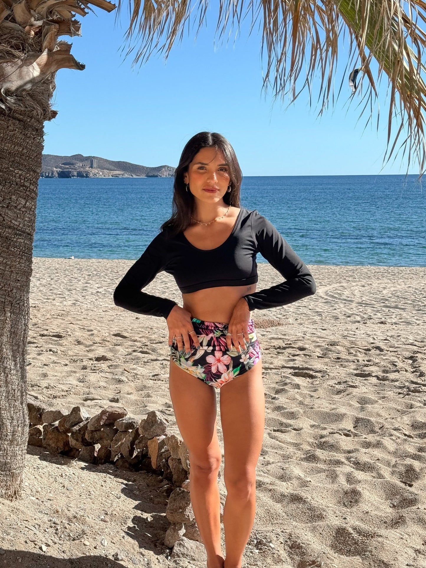 Turquia High Fit Negro - Agua y Arena Beachwear