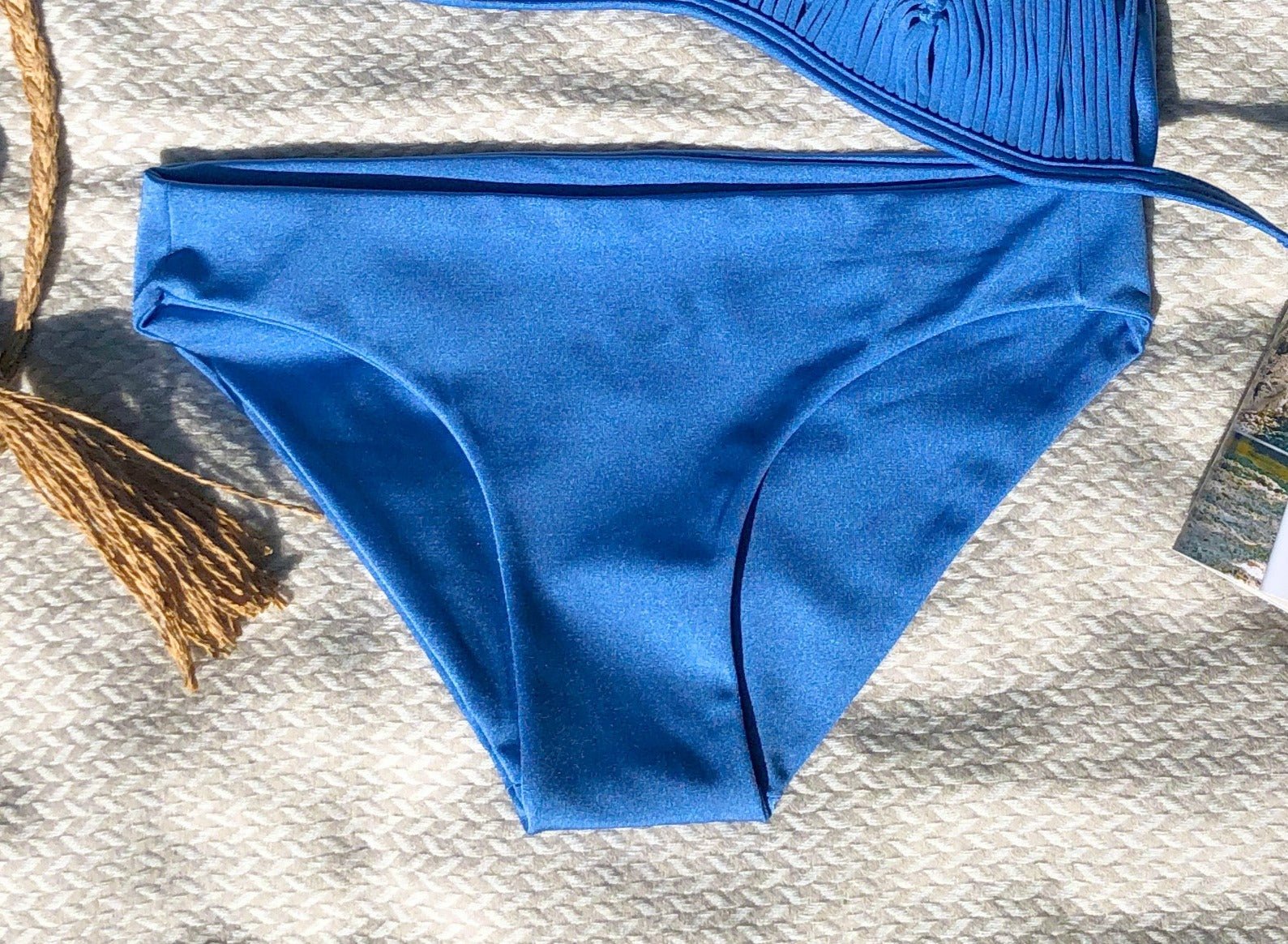 Bottom Xpu - Ha Royal Blue Satin - Agua y Arena Beachwear